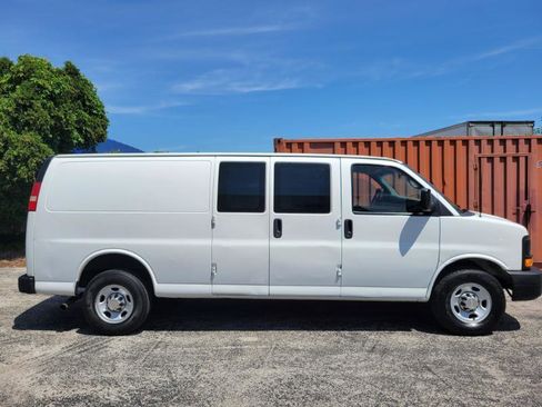 Used 2011 Chevrolet Express 3500 Extended RWD image 33
