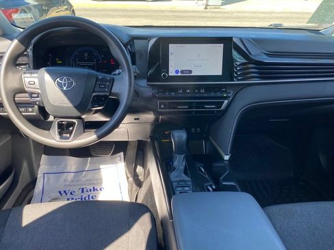 Used 2025 Toyota Camry LE FWD image 9