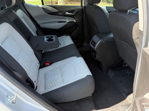Used 2018 Chevrolet Equinox LS image 11