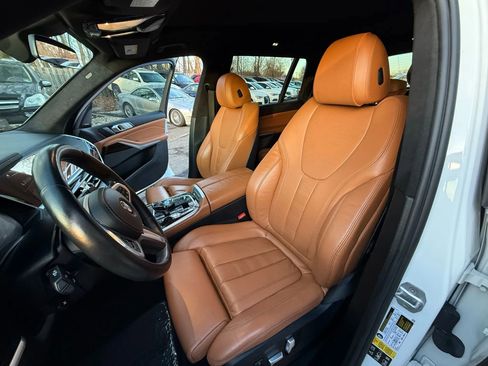 Used 2021 BMW X7 xDrive40i w/ M Sport Package image 16