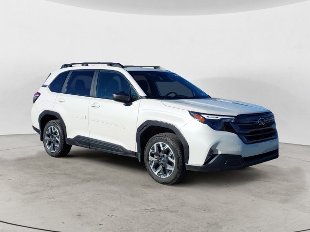 Used 2025 Subaru Forester Premium AWD/4WD image 3