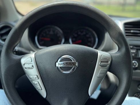 Used 2016 Nissan Versa SV FWD image 11
