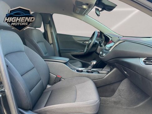 Used 2025 Chevrolet Malibu LT image 19