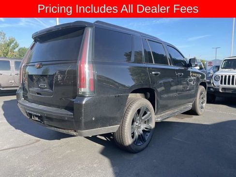 Used 2017 Cadillac Escalade Luxury AWD/4WD image 9