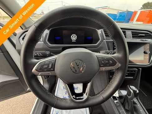 Used 2022 Volkswagen Tiguan SE AWD/4WD image 12