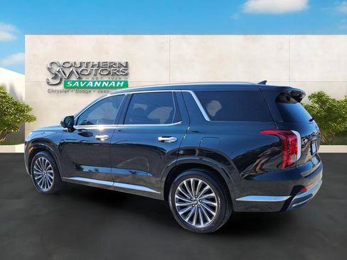 Used 2024 Hyundai Palisade Calligraphy FWD image 3