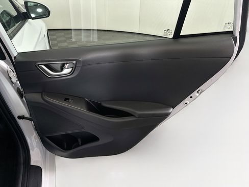 Used 2020 Hyundai Ioniq SE image 27