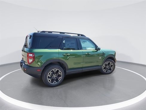 New 2025 Ford Bronco Sport Outer Banks image 8