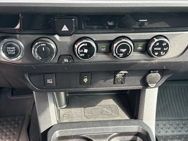 Used 2017 Toyota Tacoma TRD Sport w/ Tow Package (A/T) AWD/4WD image 25