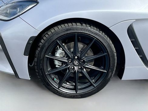 Used 2025 Toyota GR86 Premium w/ ALL Weather Mat Package (TMS) RWD image 29