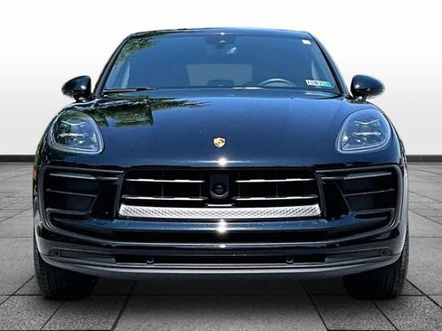 Used 2024 Porsche Macan AWD/4WD image 2