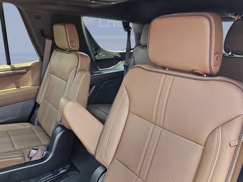 New 2026 Chevrolet Tahoe High Country AWD/4WD image 17
