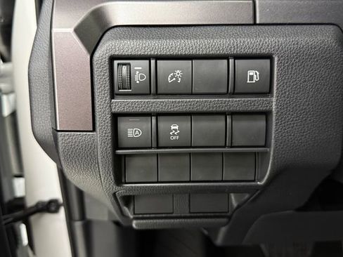 New 2026 Toyota 4Runner SR5 AWD/4WD image 9