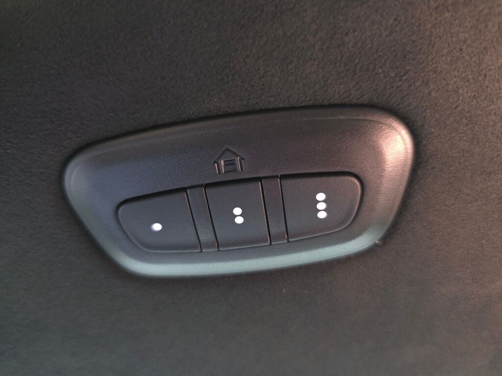 Used 2027 RAM 1500 4x4 Crew Cab image 39