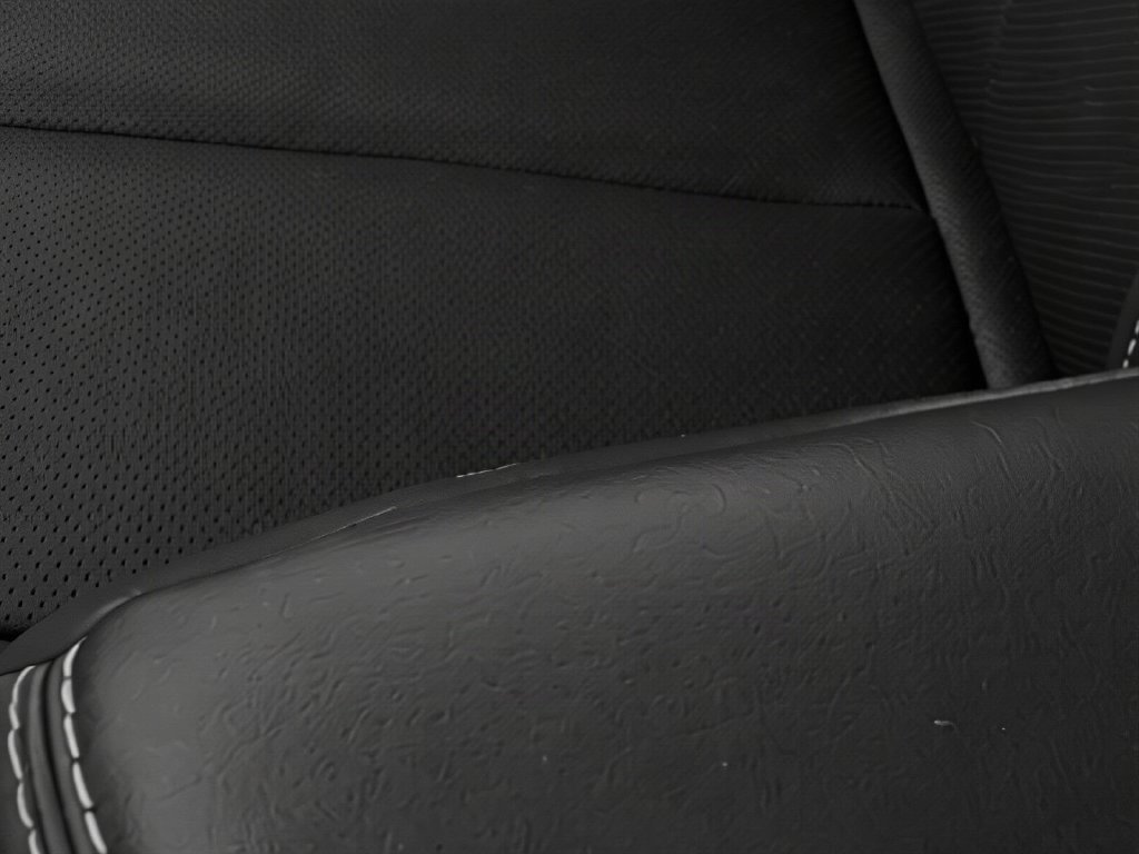 Used 2025 Chrysler Pacifica Limited FWD image 34