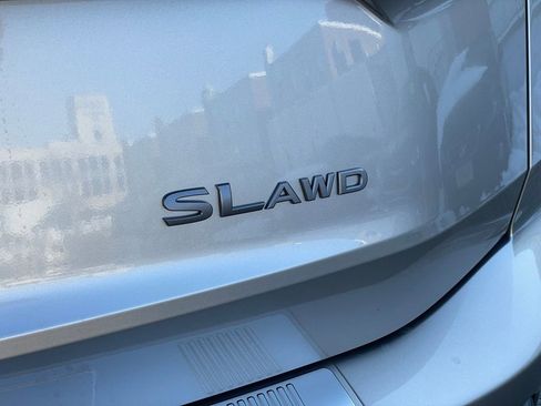 Certified 2025 Nissan Rogue SL AWD/4WD image 32
