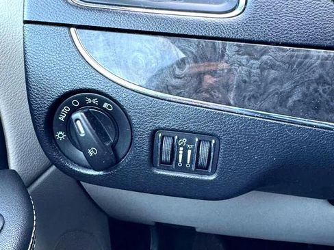 Used 2012 Chrysler Town & Country Touring-L w/ Entertainment Group #2 image 24