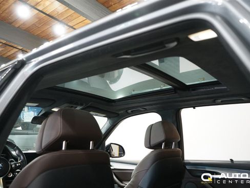 Used 2018 BMW X5 xDrive50i AWD/4WD image 36