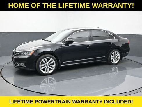Used 2017 Volkswagen Passat 1.8T SEL Premium image 2