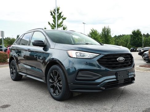 Used 2022 Ford Edge SE w/ Black Appearance Package AWD/4WD image 3