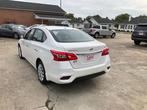 Used 2016 Nissan Sentra SV image 5
