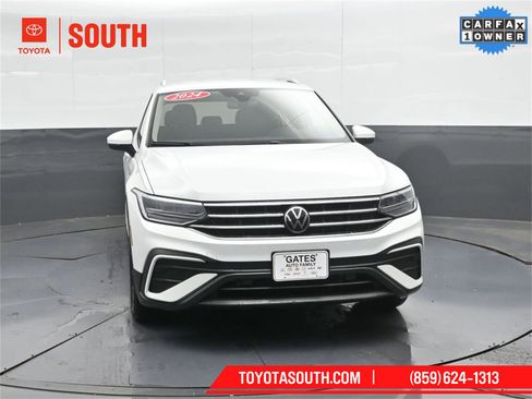 Used 2024 Volkswagen Tiguan SE image 5
