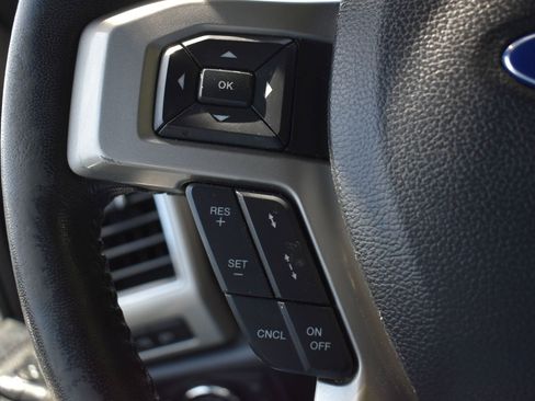 Used 2019 Ford F150 Lariat w/ Equipment Group 502A Luxury AWD/4WD image 18