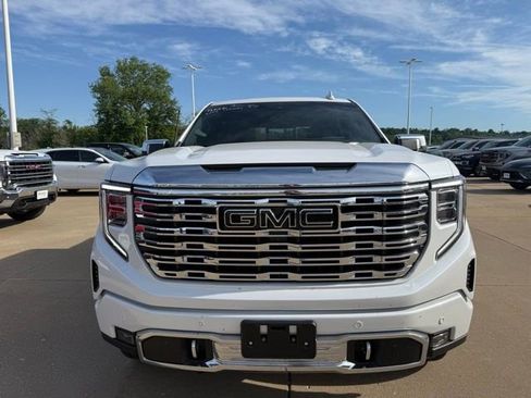 Used 2024 GMC Sierra 1500 Denali w/ Denali Reserve Package AWD/4WD image 10