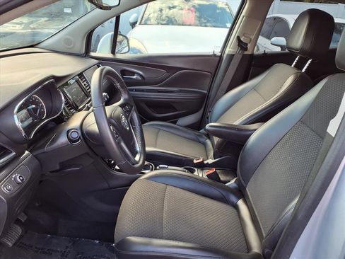 Used 2022 Buick Encore Preferred w/ Safety Package image 17