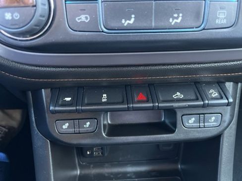 Used 2022 GMC Canyon AT4 w/ Trailering Package image 16