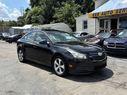 Used 2011 Chevrolet Cruze LT image 2
