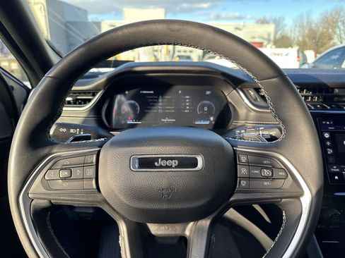 Used 2023 Jeep Grand Cherokee Altitude image 20