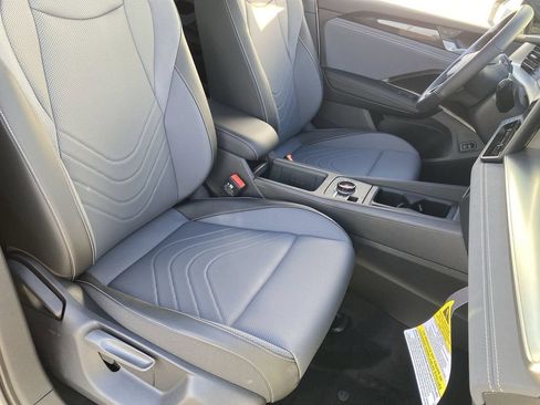 New 2026 Volkswagen Tiguan SE R-Line FWD image 7