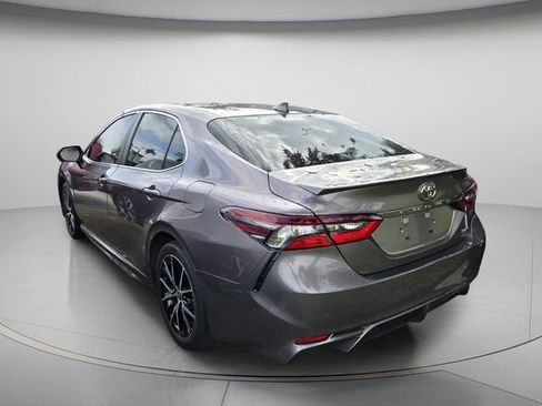 Used 2024 Toyota Camry SE FWD image 5