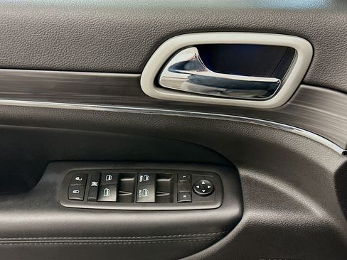 Used 2021 Jeep Grand Cherokee Limited image 15