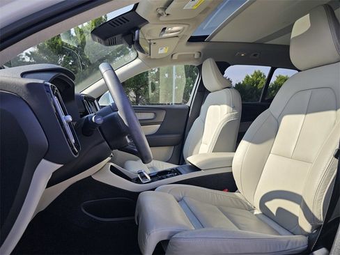 Used 2023 Volvo XC40 B5 Ultimate w/ Protection Package Premier image 14