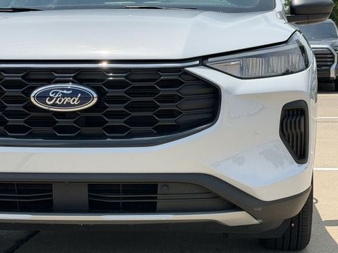 Used 2025 Ford Escape ST-Line w/ Equipment Group 301A FWD image 8