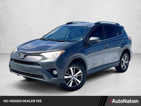 Used 2017 Toyota RAV4 XLE FWD image 1