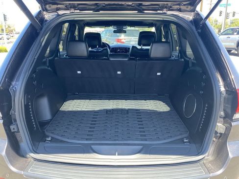 Used 2021 Jeep Grand Cherokee Laredo X AWD/4WD image 24