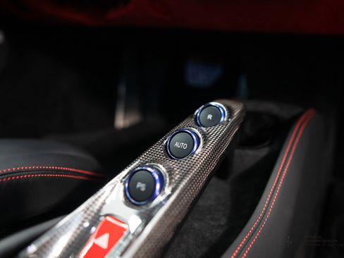 Used 2022 Ferrari F8 Tributo RWD image 15