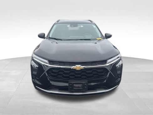 Used 2025 Chevrolet Trax LT w/ LT Convenience Package FWD image 7
