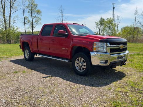Used 2012 Chevrolet Silverado 2500 LTZ w/ LTZ Plus Package AWD/4WD image 2