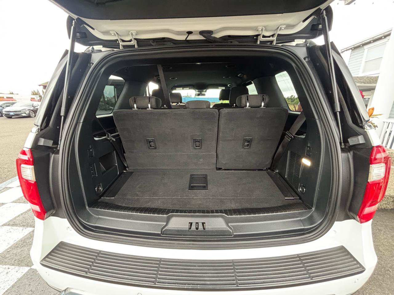 Used 2021 Ford Expedition XLT w/ FX4 Off-Road Package AWD/4WD image 25