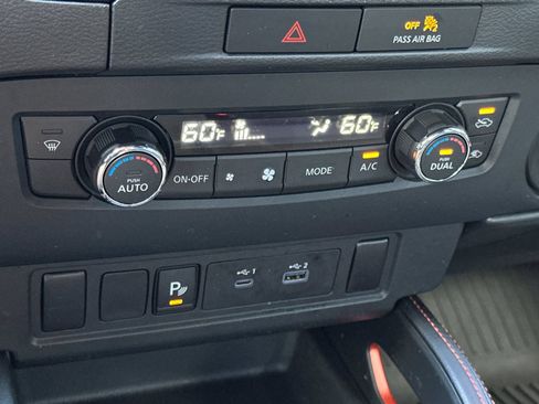 Used 2023 Nissan Frontier PRO-4X w/ Technology Package AWD/4WD image 18