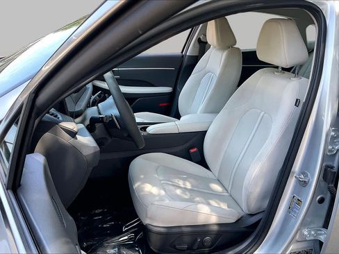 Certified 2025 Hyundai Sonata SEL FWD image 8