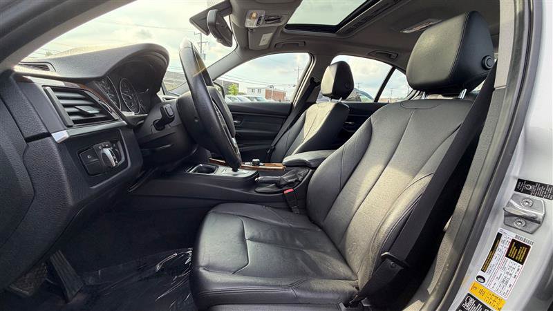 Used 2014 BMW 335i xDrive Sedan AWD/4WD image 23
