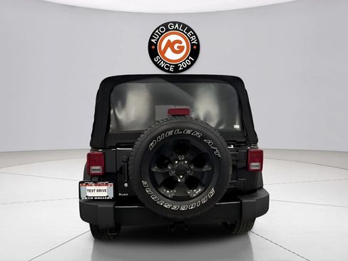 Used 2016 Jeep Wrangler Sport AWD/4WD image 5