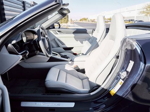 Used 2022 Porsche 911 Turbo S image 25