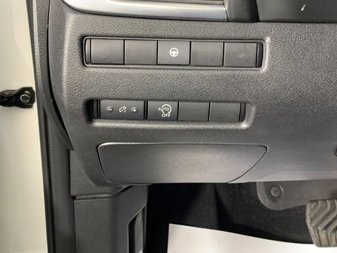 Used 2023 Nissan Rogue SV FWD image 16