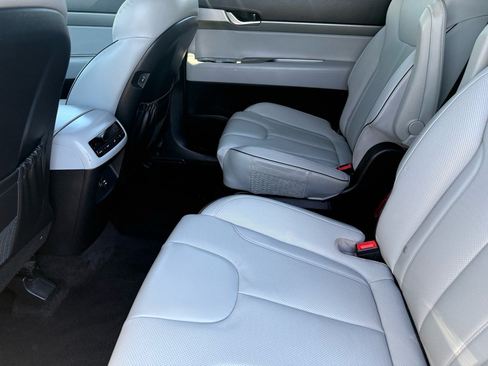 Used 2025 Hyundai Palisade SEL FWD image 26